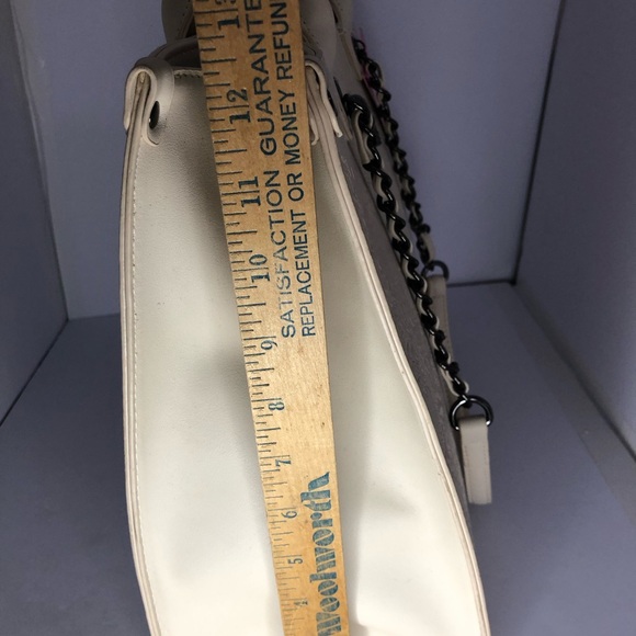 BETSEY JOHNSON NWT Large Skull Floral Embossed XOKIARA Tote Bag Cream - Picture 8 of 14